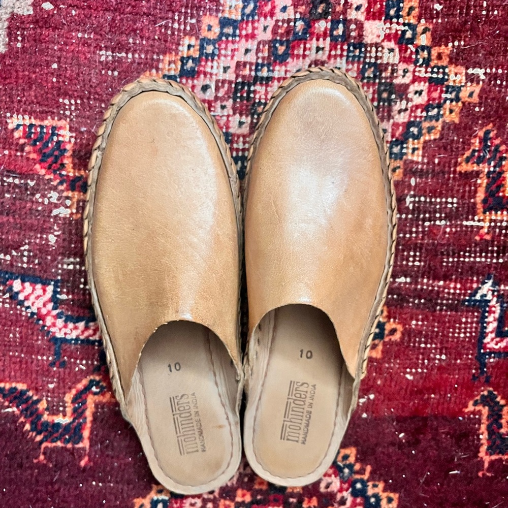 Mohinder leather slides